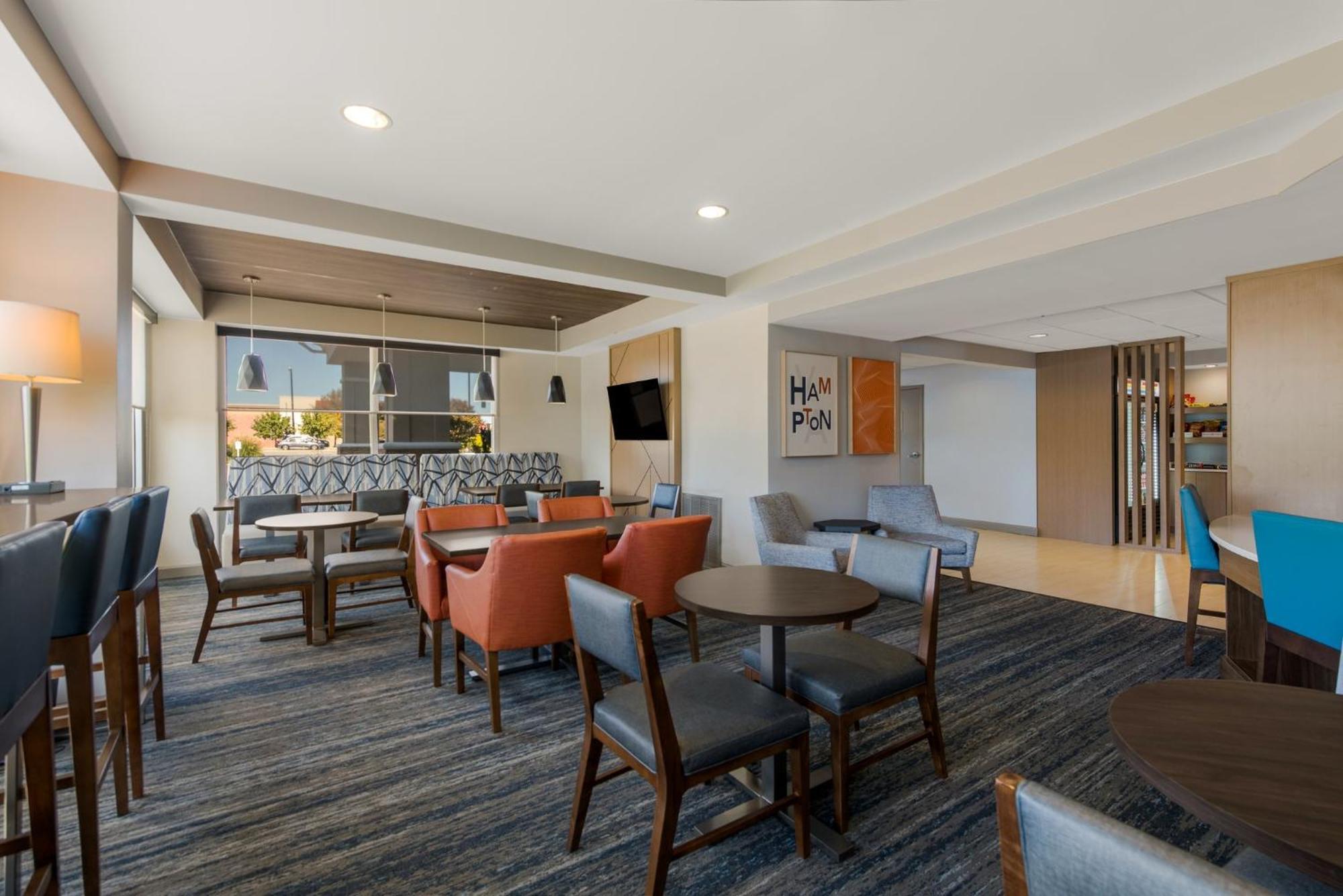 Holiday Inn Express Hotels- Hampton By Ihg Exterior foto