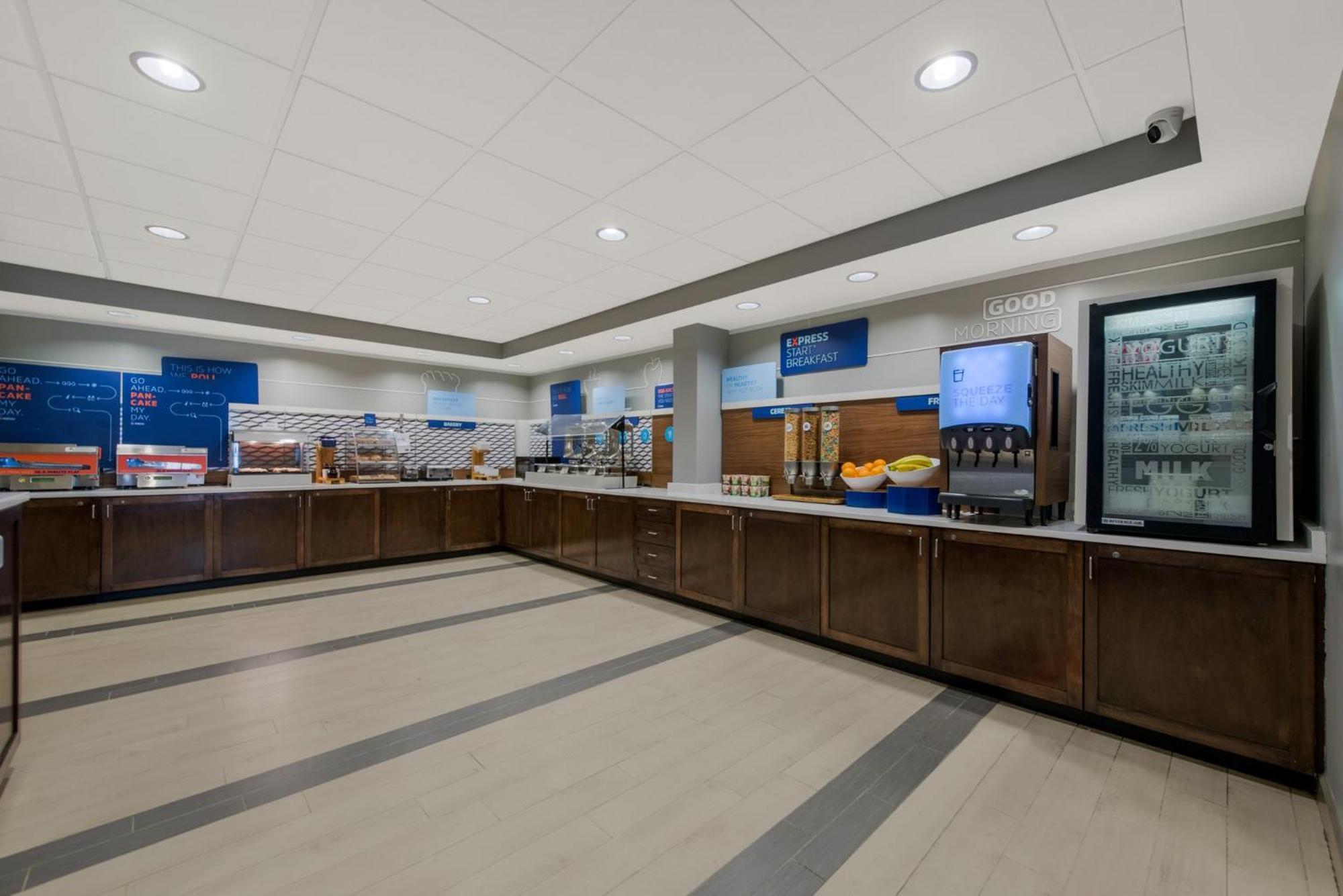 Holiday Inn Express Hotels- Hampton By Ihg Exterior foto